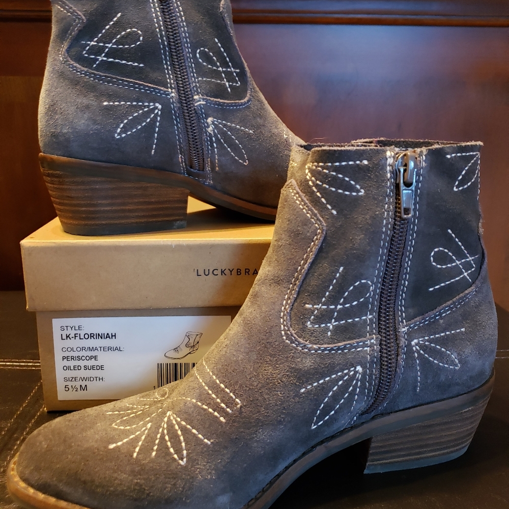 🍀 Lucky Brand Floriniah Periscope Gray Suede Western Booties 🍀